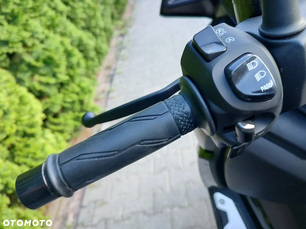 Yamaha X-max - 7