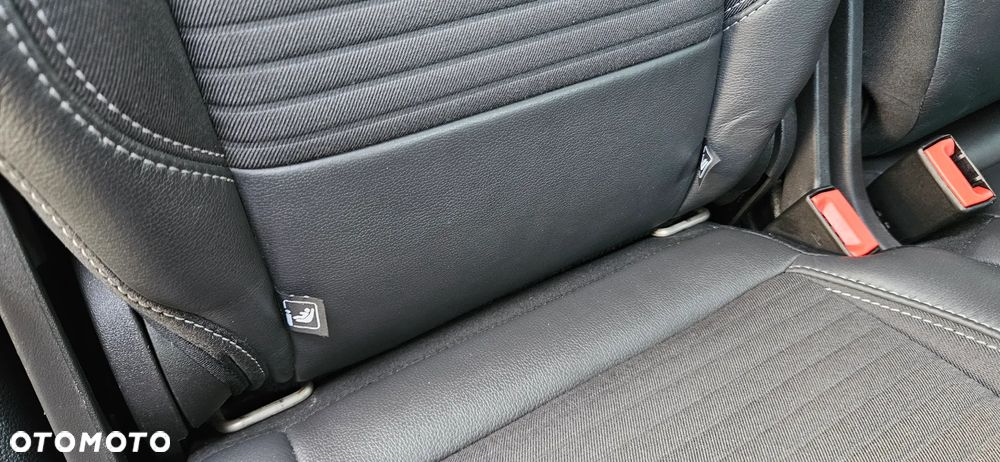 Ford Kuga 2.0 TDCi 2x4 Titanium - 31