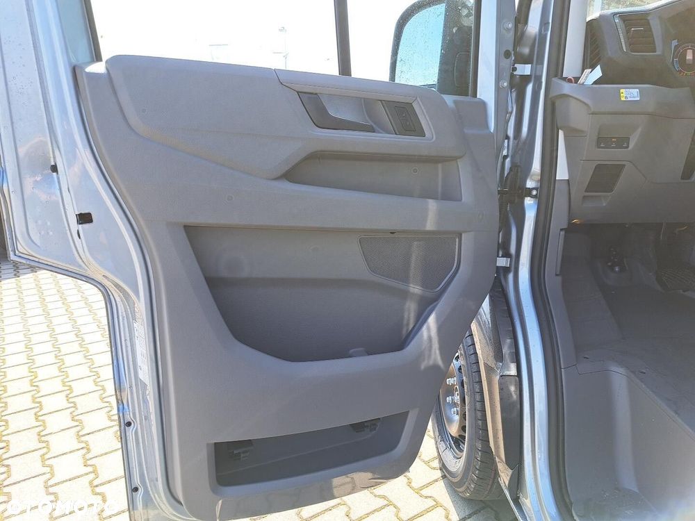 Volkswagen Grand California Grand California 600 DMC 3500kg silnik: 2,0 l TDI EURO VI-e SCR / 163KM/skrzynia biegów: Przedni napęd automatyczna 8-biegowa rozstaw osi: 3640 mm - 9