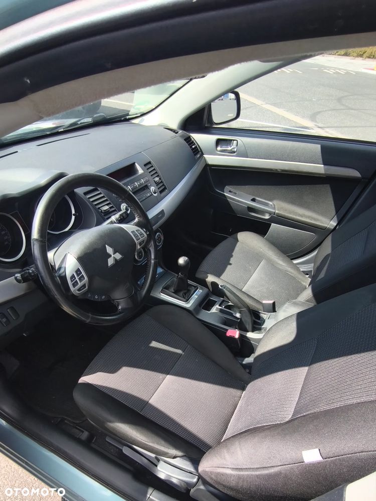 Mitsubishi Lancer - 7