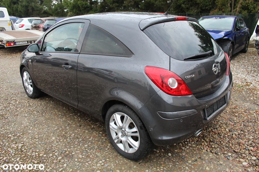 Opel Corsa 1.4 16V Satellite - 7