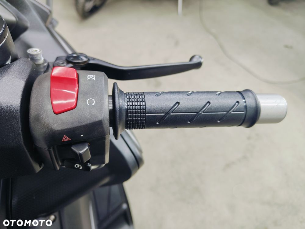 Yamaha Tmax - 13