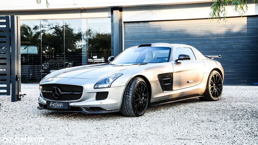 Mercedes-Benz SLS - 13