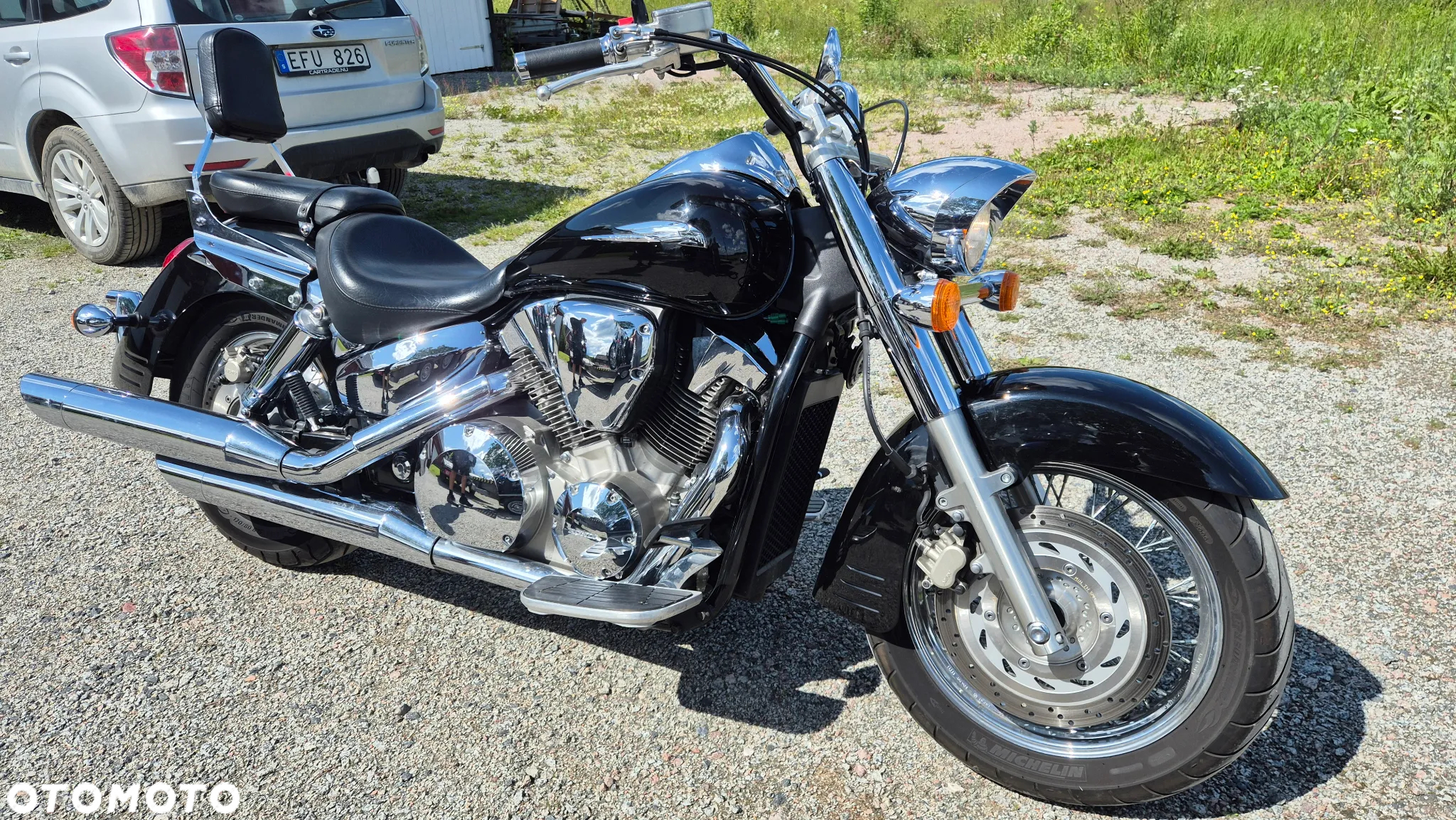 Suzuki Intruder - 12