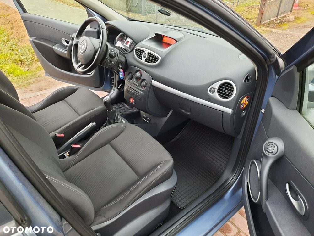 Renault Clio - 14