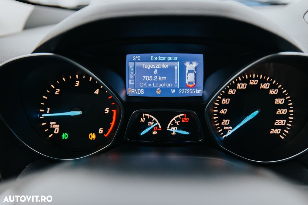 Ford Kuga 2.0 TDCi 4x4 Aut. Titanium - 16