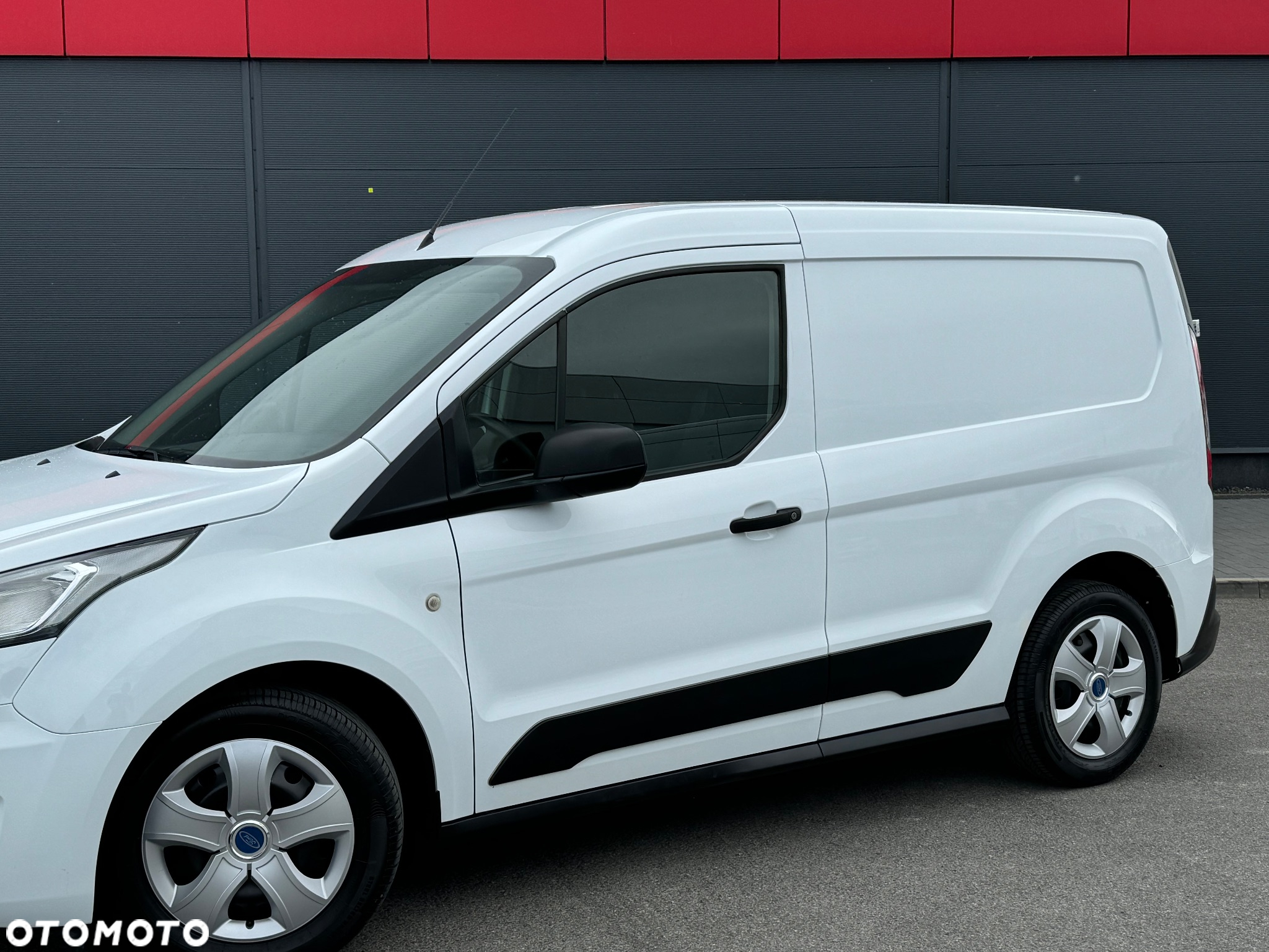Ford Transit Connect - 13
