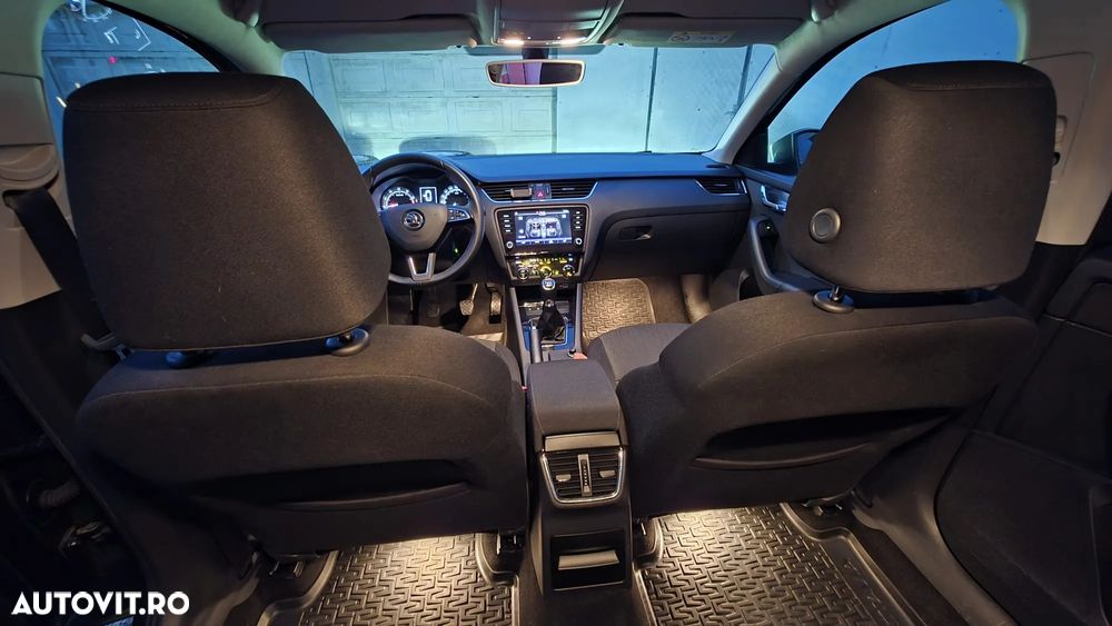 Skoda Octavia ver-combi-1-4-tsi-style - 7