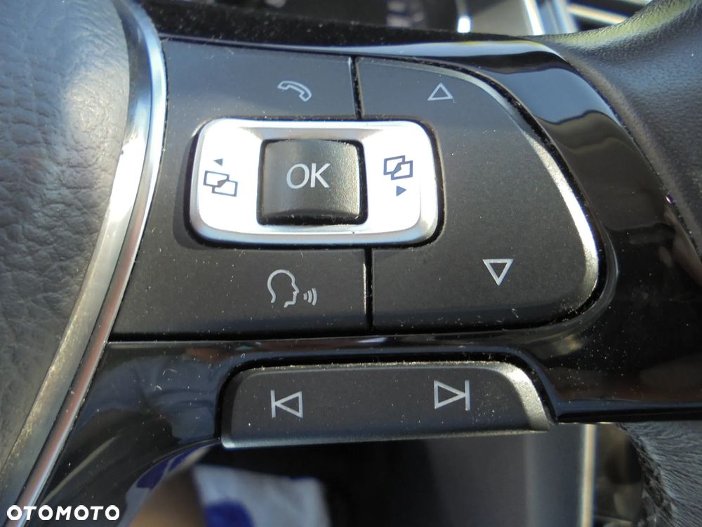 Volkswagen Passat Variant 2.0 TDI SCR BlueMotion Highline - 26