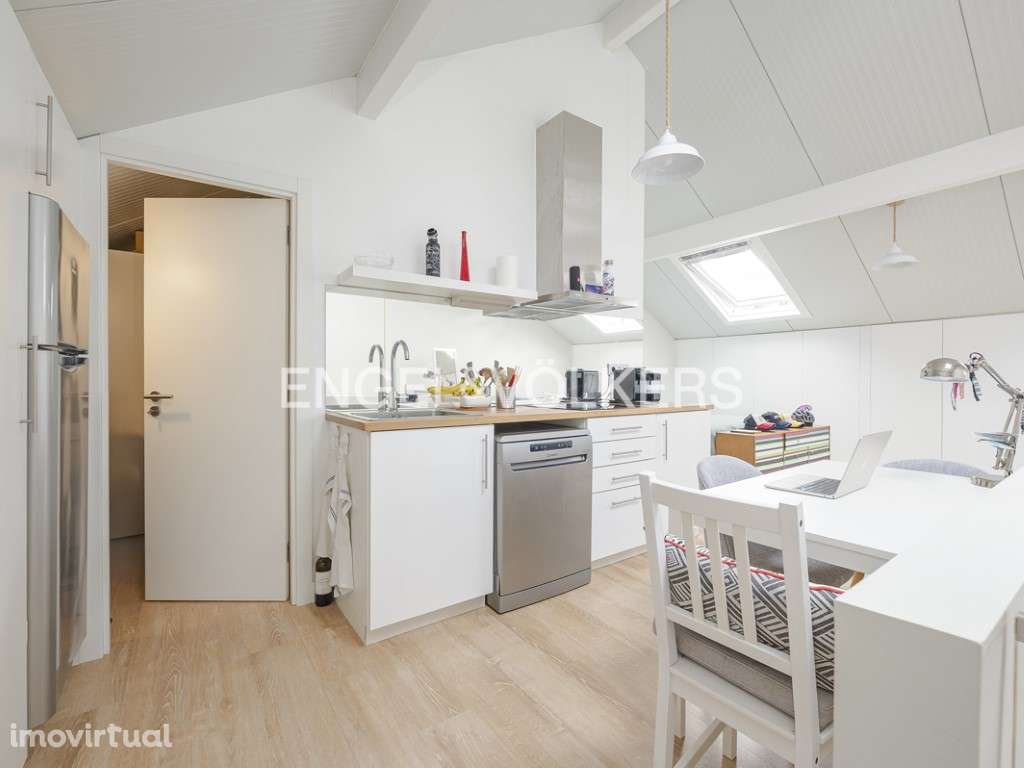 Amplo Estúdio junto á Praça das Flores - Príncipe Real - Grande imagem: 4/21