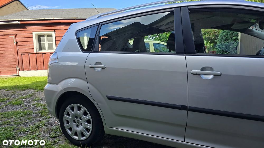 Toyota Corolla Verso 2.2 D-4D - 2