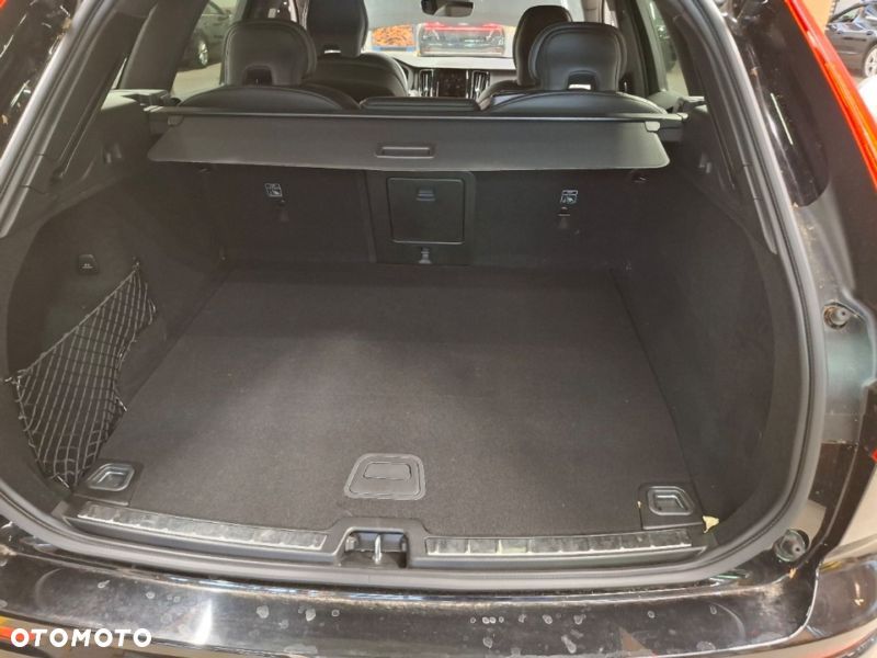 Volvo XC 60 T8 AWD Ultra Black Edition - 10