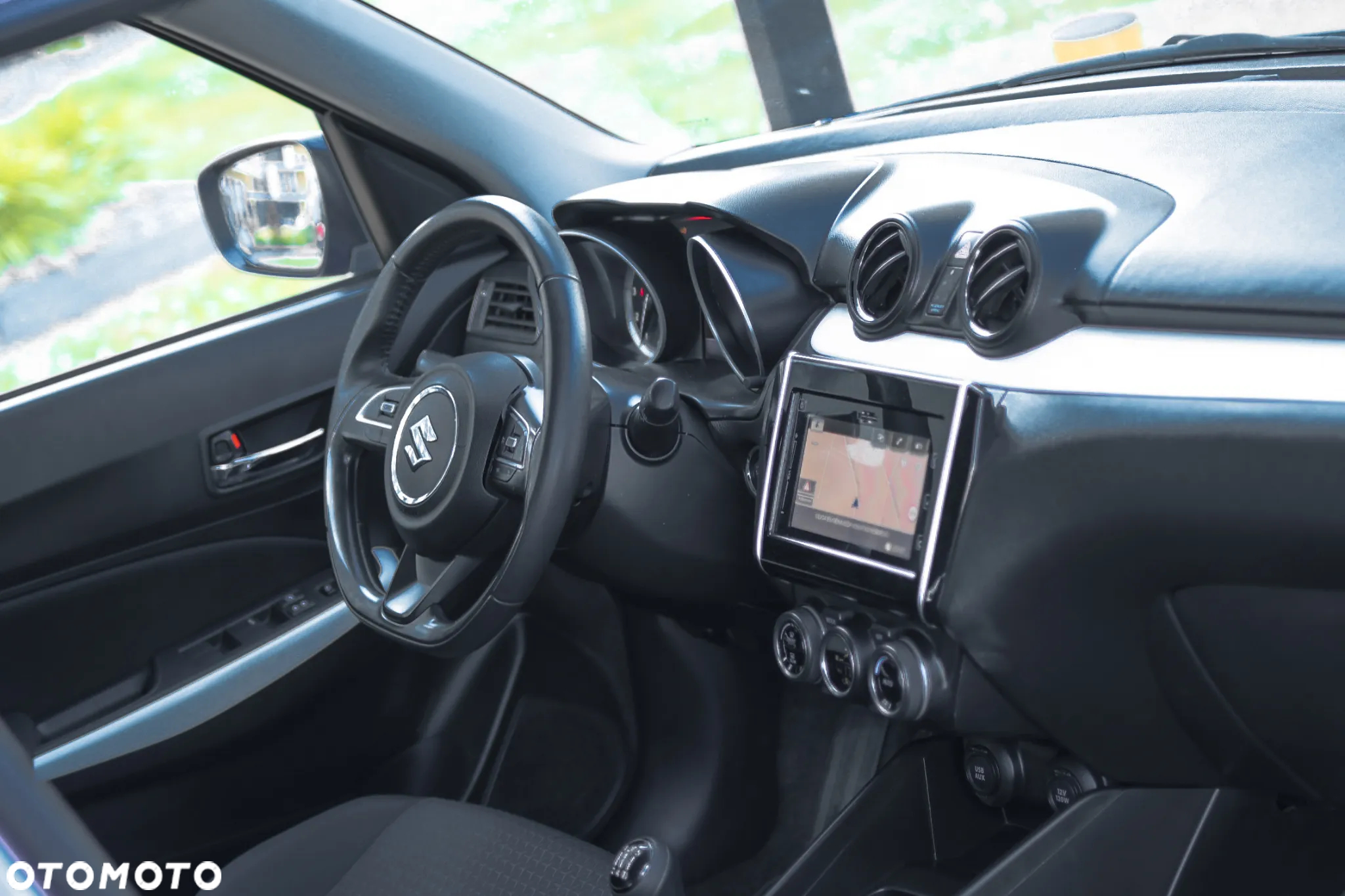 Suzuki Swift 1.2 SHVS Premium Plus - 11