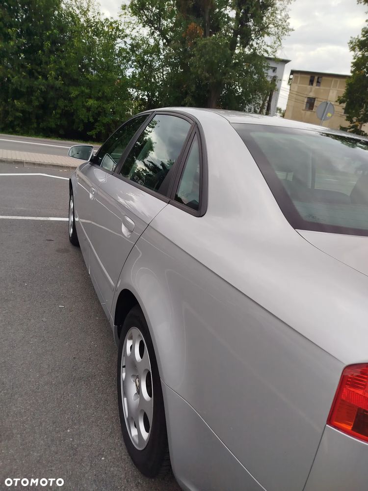 Audi A4 Limousine - 5