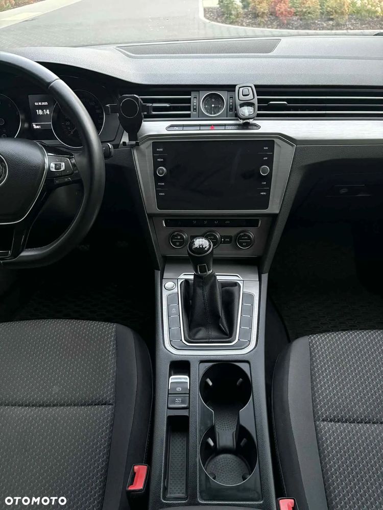 Volkswagen Passat 1.4 TSI BMT Trendline - 22