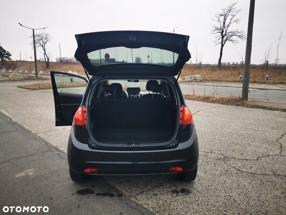 Kia Venga 1.6 CRDi 128 Business Line - 12