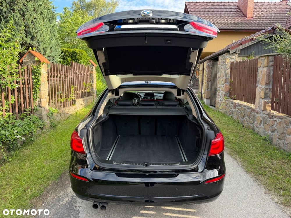 BMW Seria 3 320i - 5