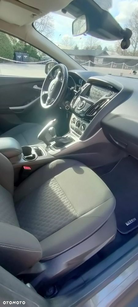 Ford Focus 1.6 Ambiente - 8