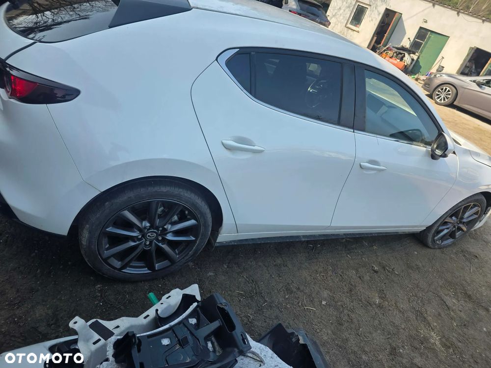 Mazda 3 e-SKYACTIV-G 2.0 M HYBRID - 7