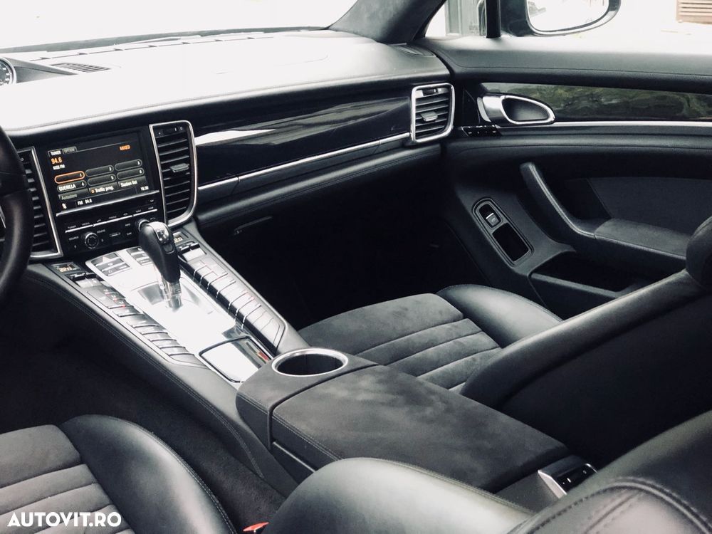 Porsche Panamera - 16