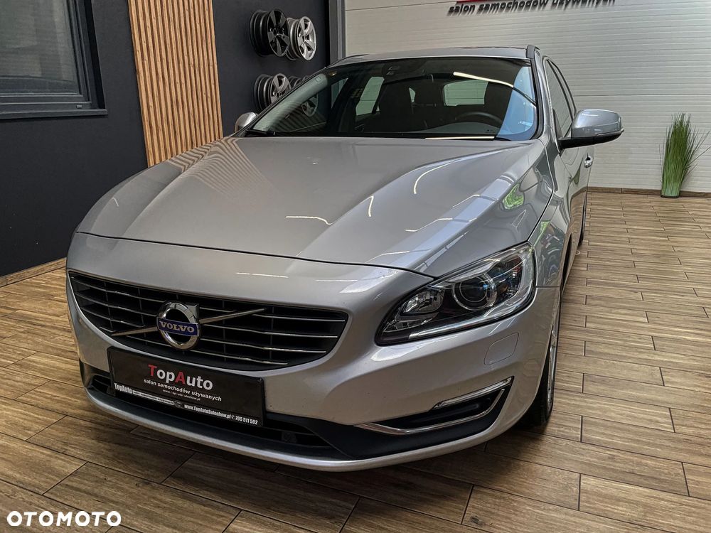Volvo V60 D4 Geartronic Summum - 16