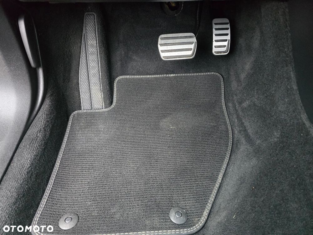 Volvo V40 T4 Drive-E R-Design Momentum - 35