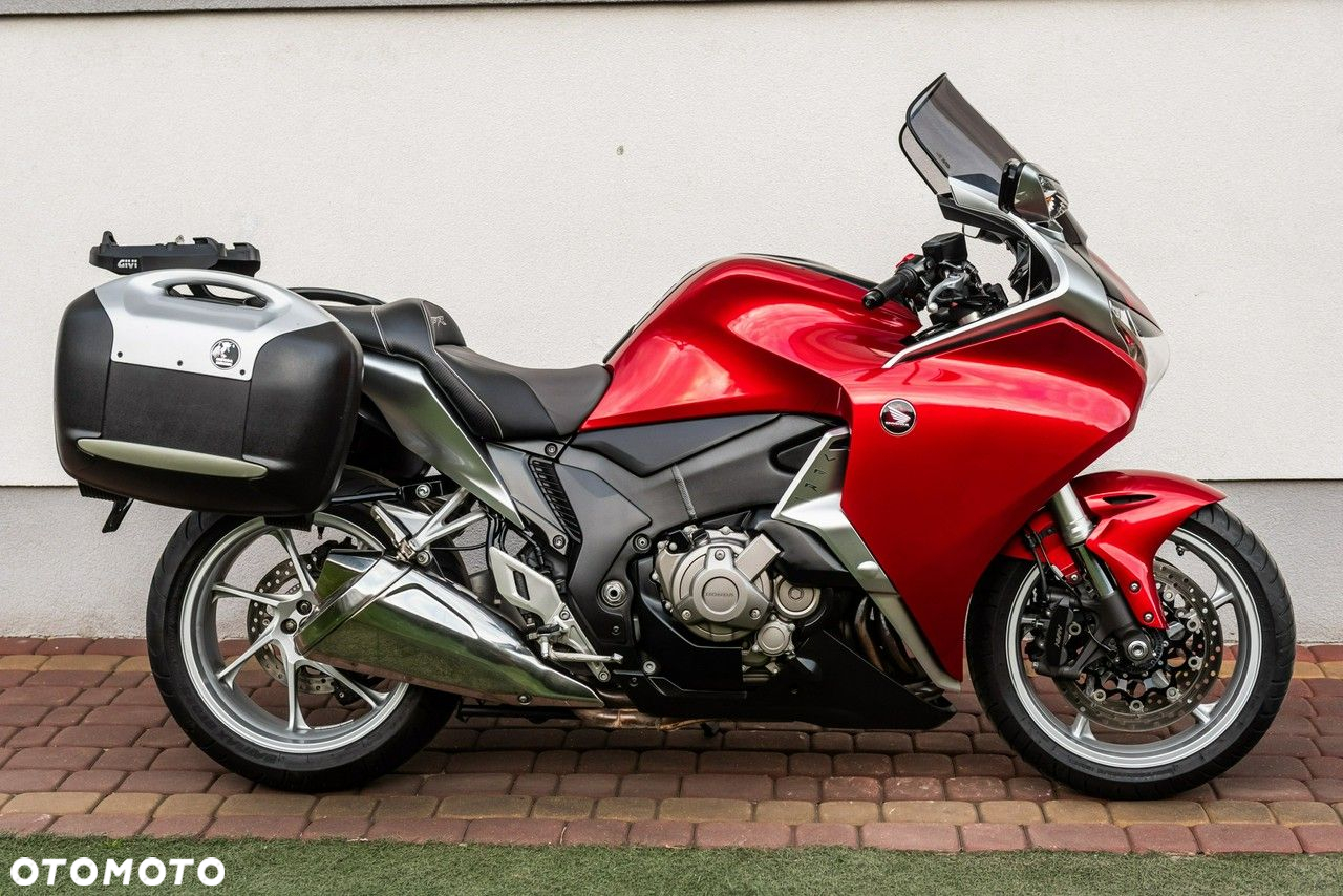 Honda VFR - 2