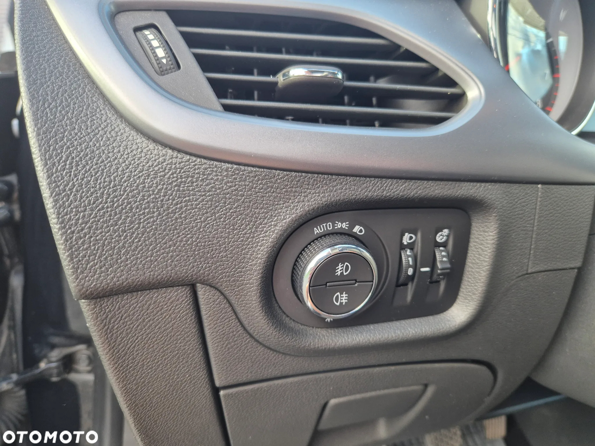 Opel Astra 1.4 Turbo Sports Tourer Business - 19