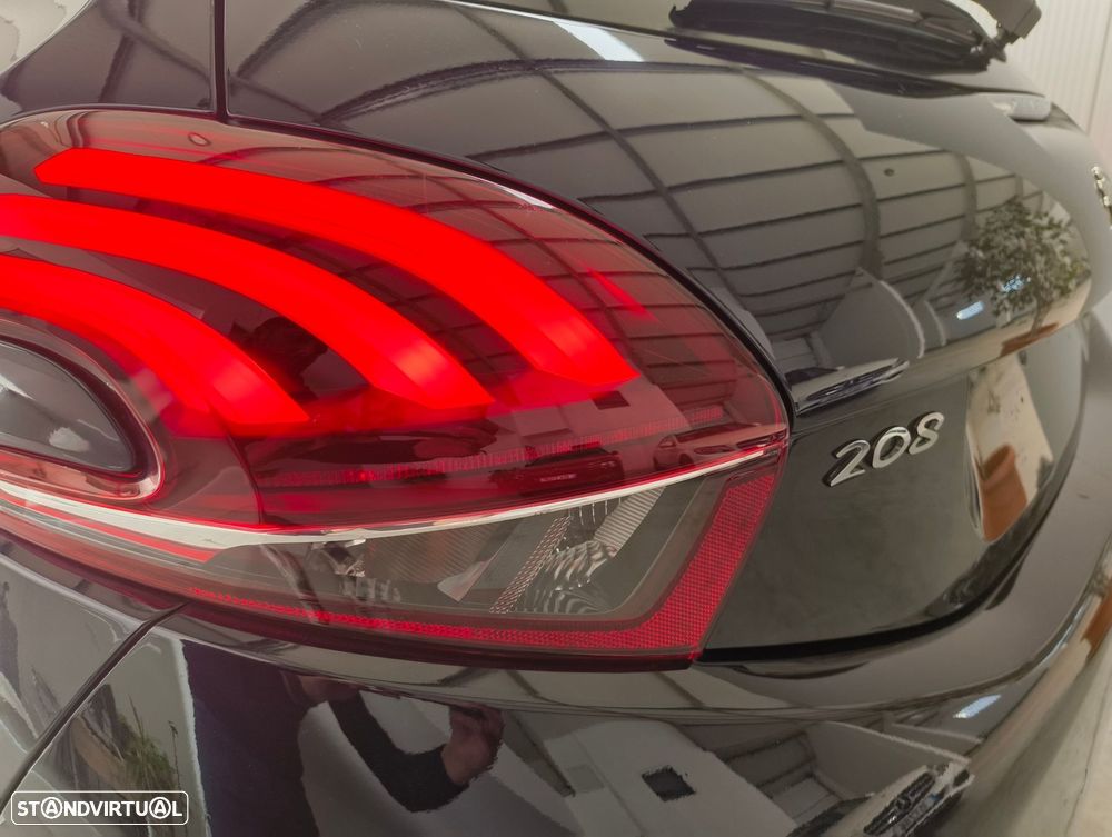 Peugeot 208 1.2 PureTech Signature - 11