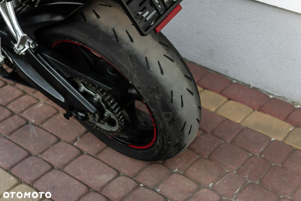 Yamaha R6 - 10