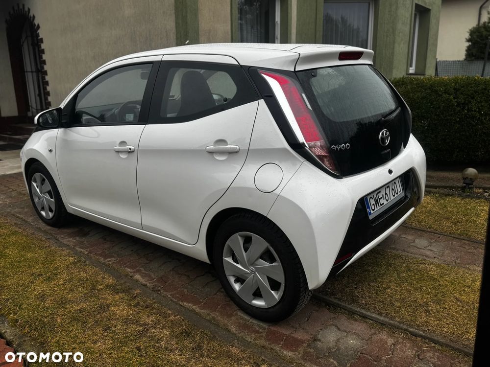 Toyota Aygo x-play touch - 6