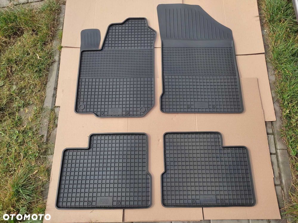NOWE Dywaniki gumowe HYUNDAI i20 09r-2014r dopasowane korytka korytko - 1