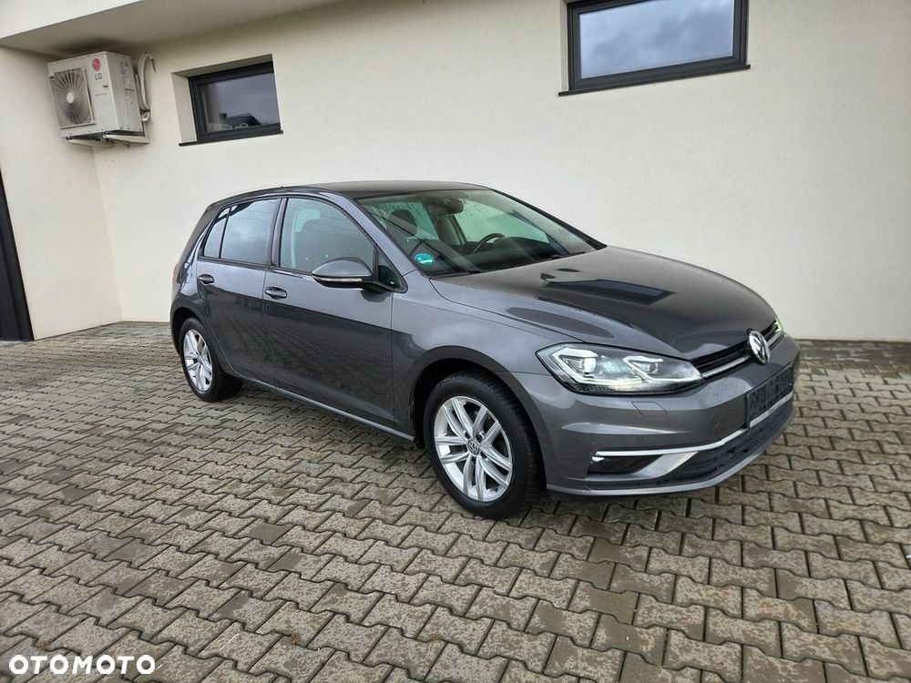Volkswagen Golf - 5