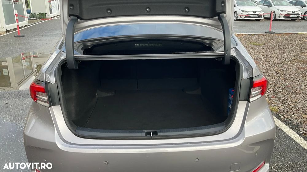 Toyota Corolla 1.8 HSD Dynamic - 10