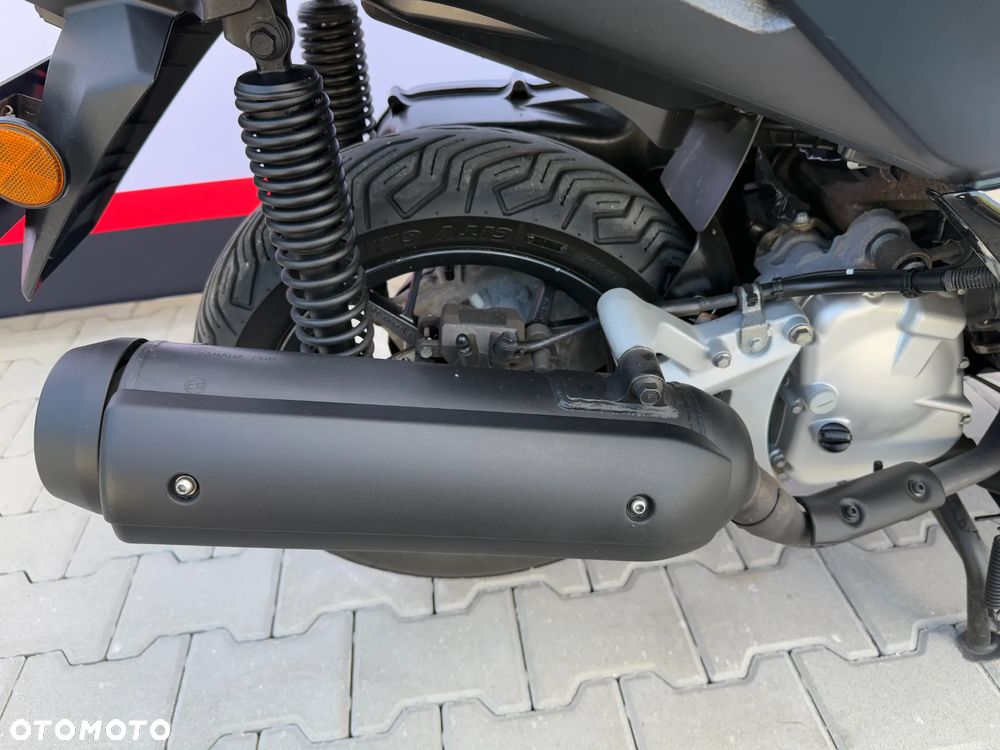 Yamaha X-max - 24