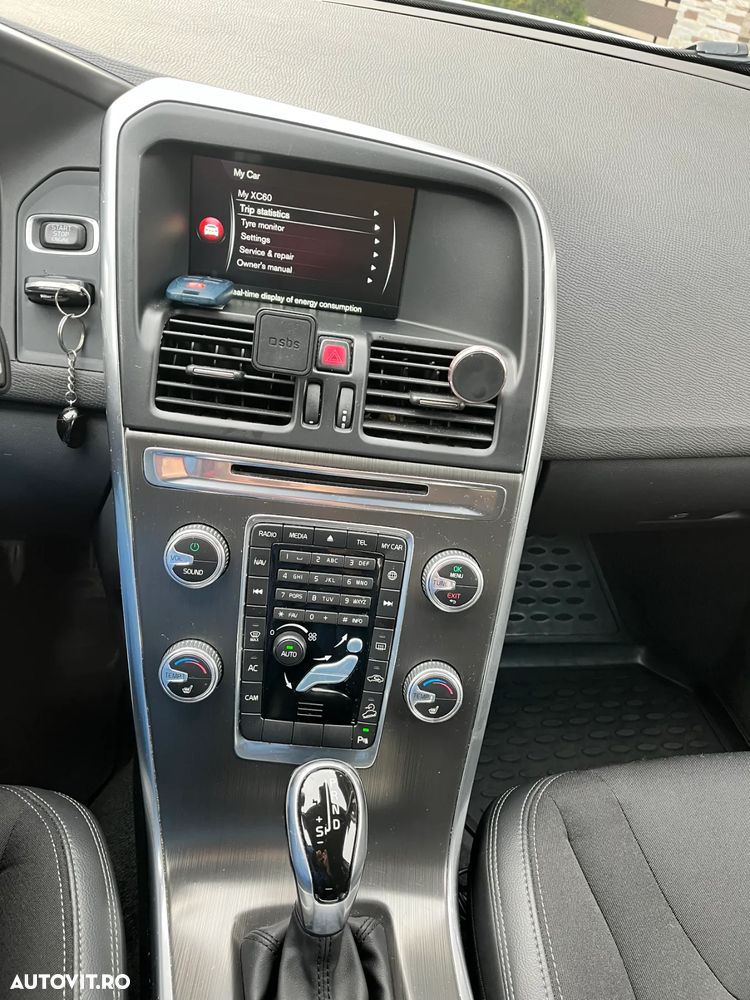 Volvo XC 60 D4AWD Momentum - 11
