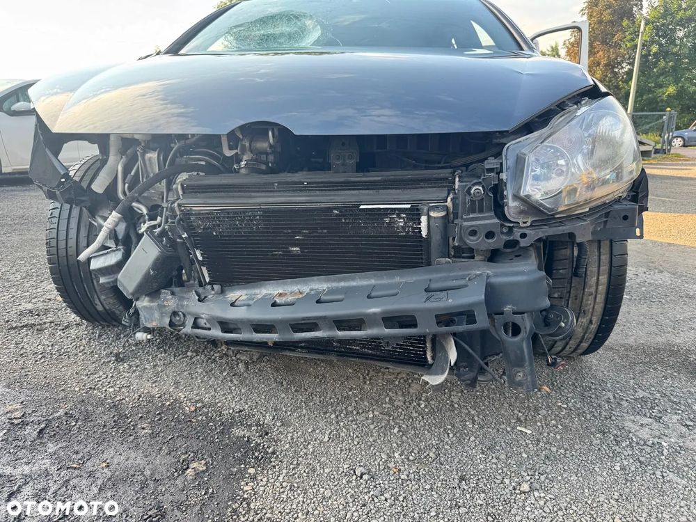 Volkswagen Golf VI 2.0 TSI GTI - 22