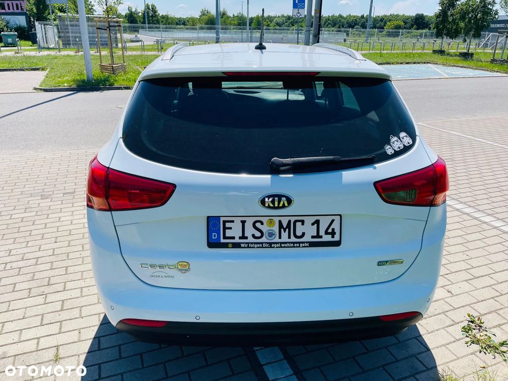 Kia Ceed 1.6 GDI ISG UEFA EURO 2016 - 4