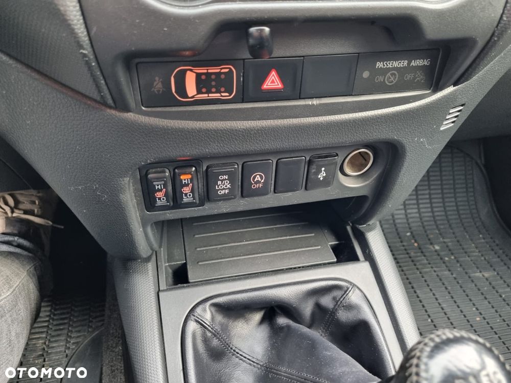 Mitsubishi L200 Pick Up 4x4 S&S Double Cab Intro Edition - 19