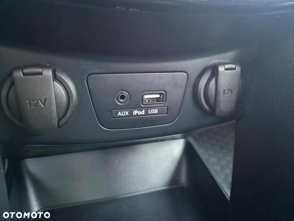 Hyundai i30 blue 1.6 CRDi Classic Navigation - 24