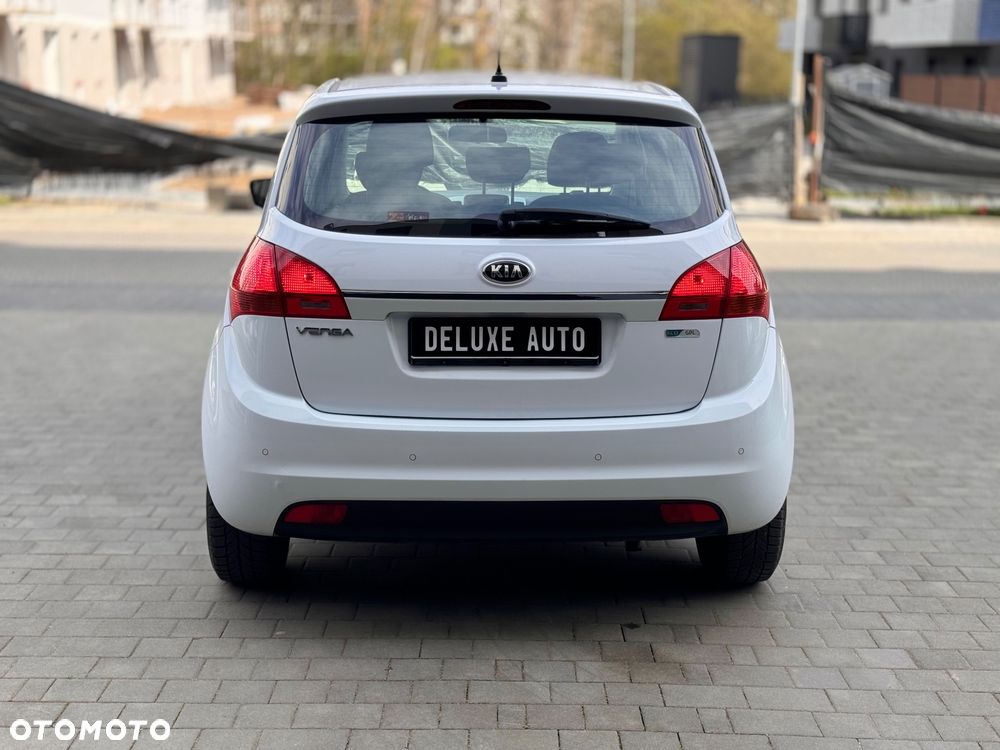 Kia Venga 1.4 Business Line - 12