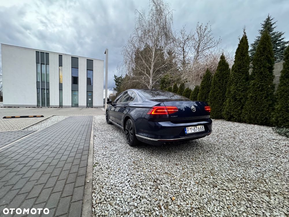 Volkswagen Passat - 8