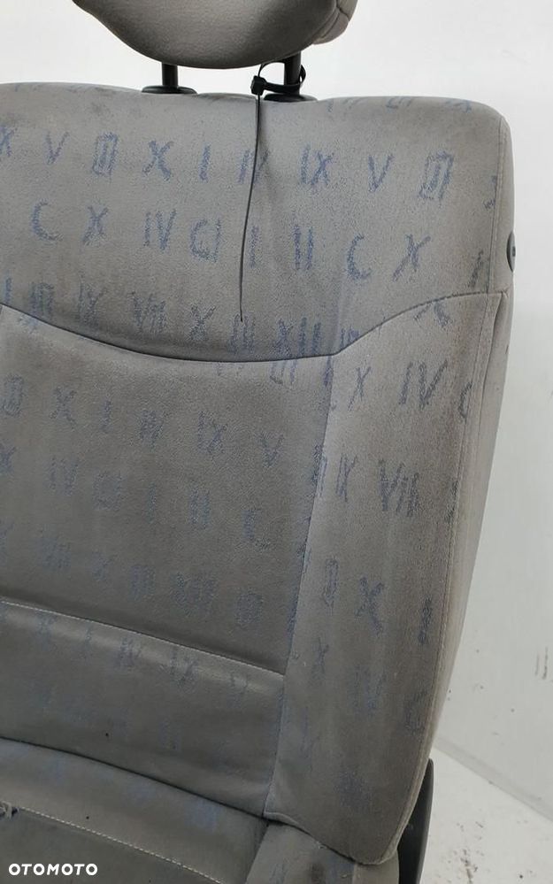 FOTEL OBROTOWY KAPITAŃSKI GRZANY LEWY PRZÓD KIEROWCY RENAULT TRAFIC II EURO - 9