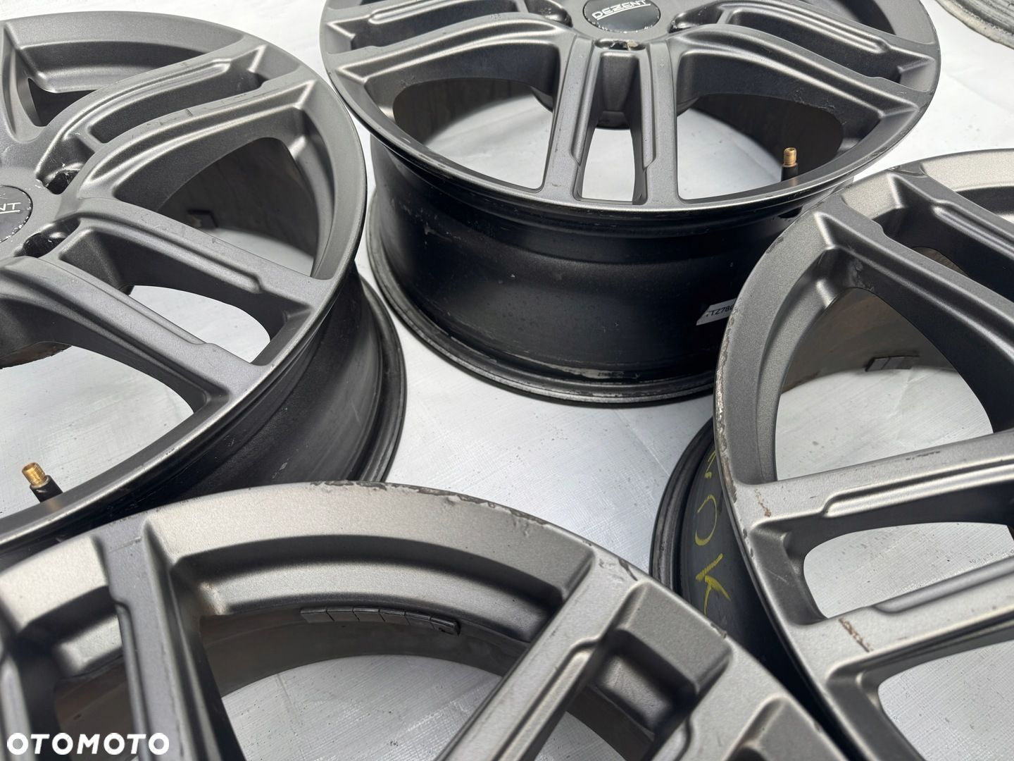 Felgi Dezent Audi VW Mercedes 5x112 7,5J 17" ET48 638 - 8