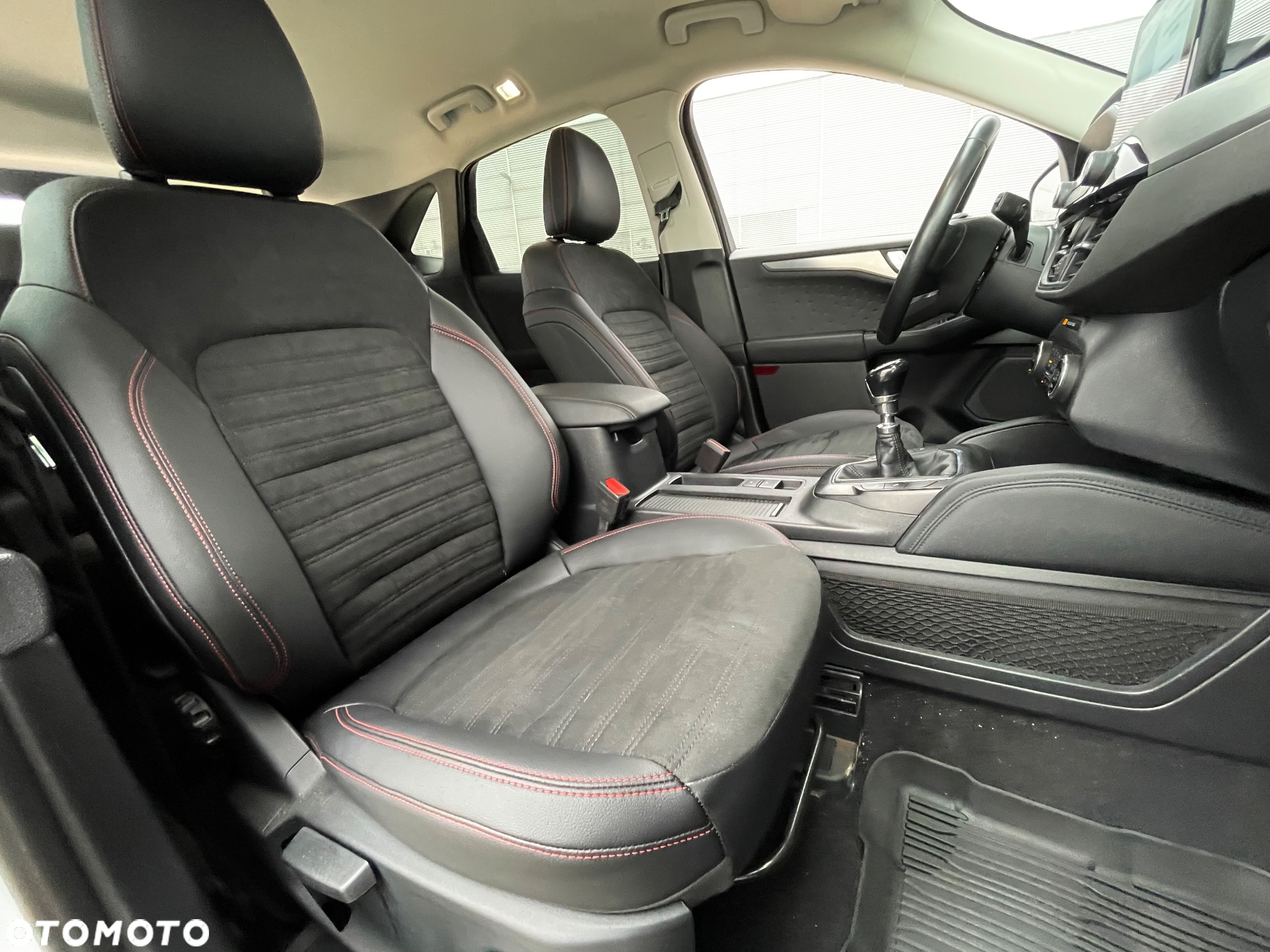 Ford Kuga 1.5 EcoBoost FWD Titanium X - 23