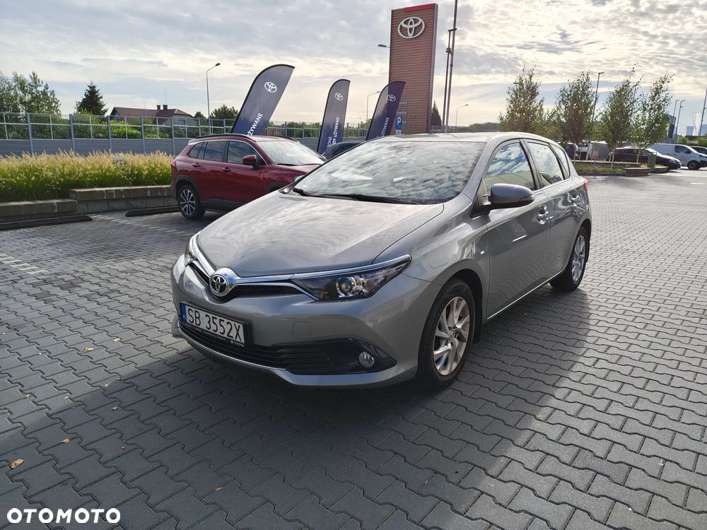 Toyota Auris 1.6 Premium - 1