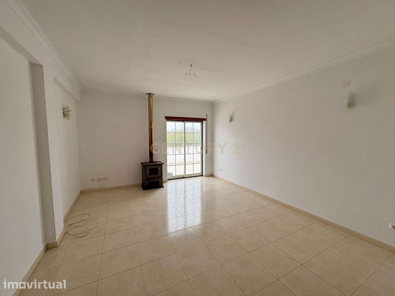 Apartamento T2 com garagem, no centro das Gaeiras. - Grande imagem: 3/18