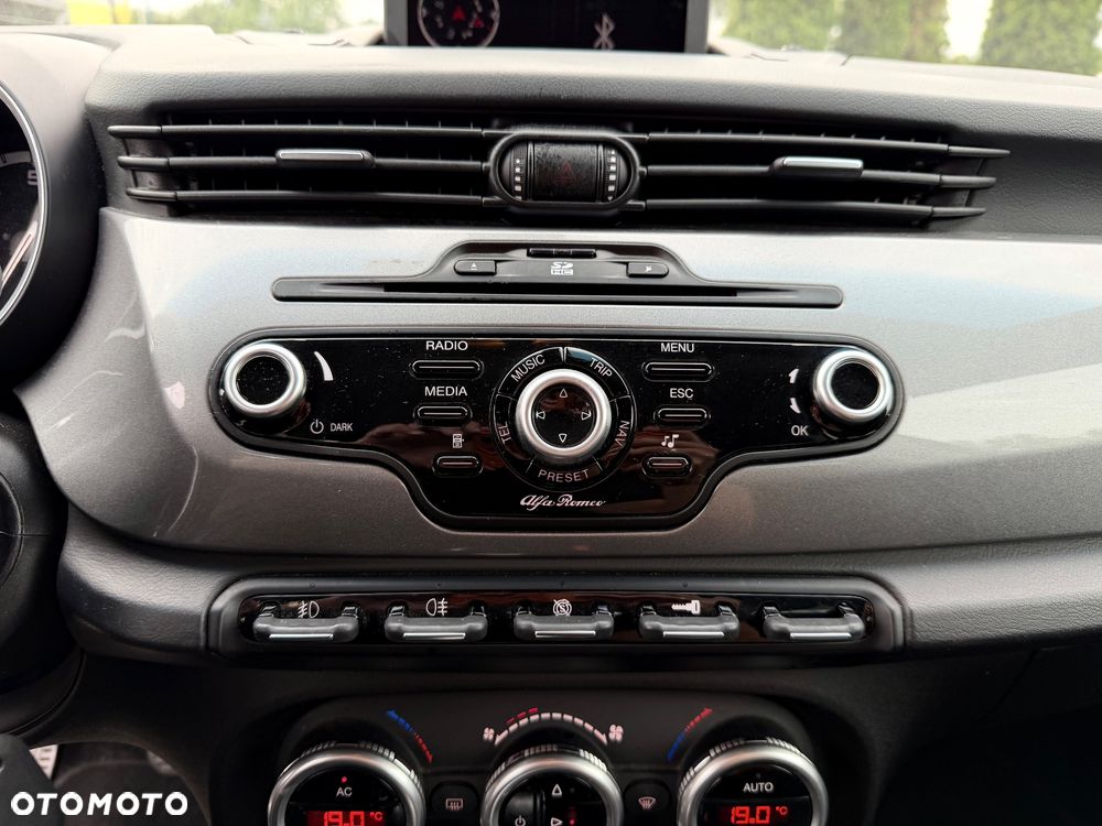 Alfa Romeo Giulietta 1.4 TB 16V Multiair Turismo - 17