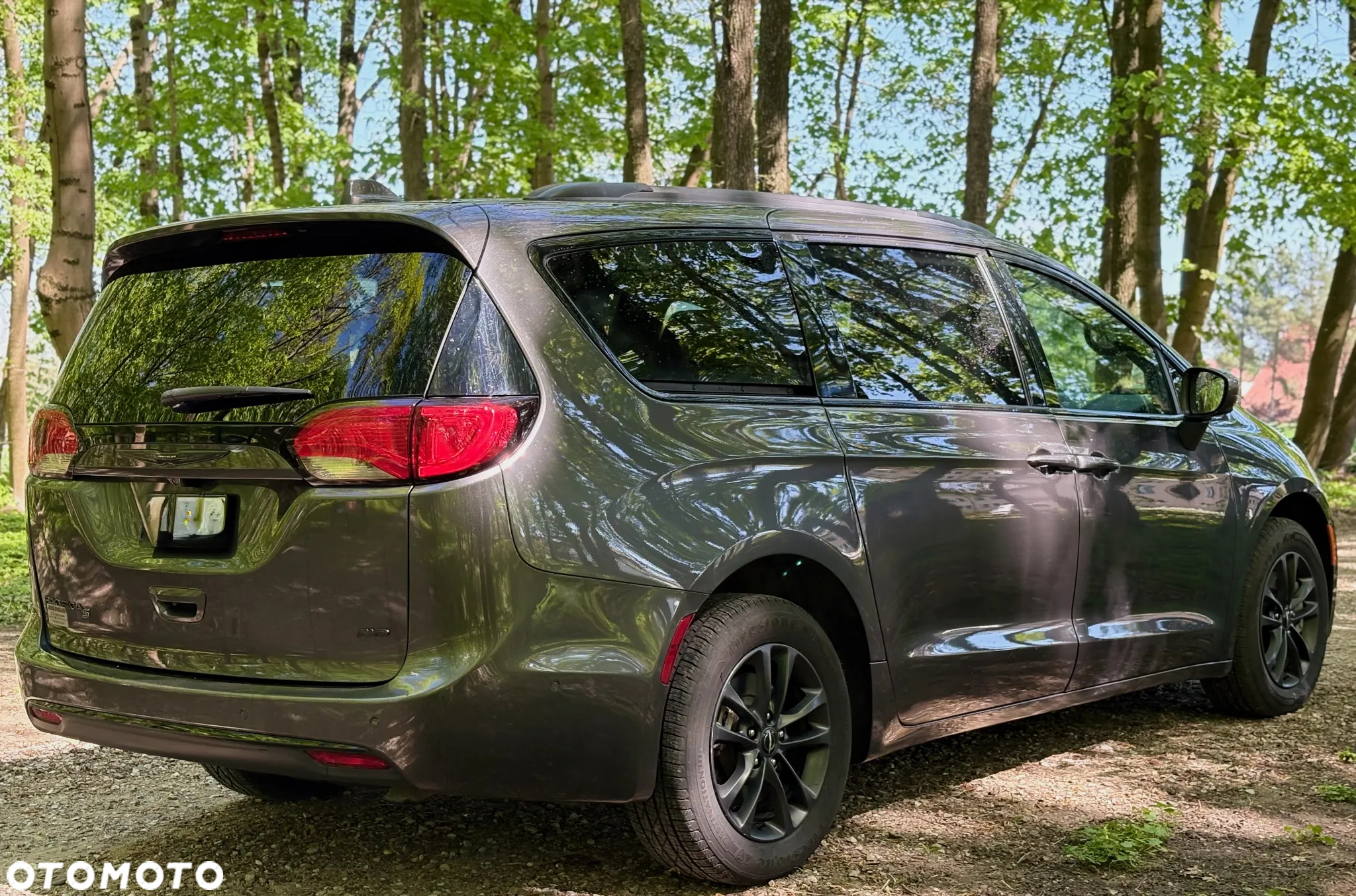 Chrysler Pacifica - 12
