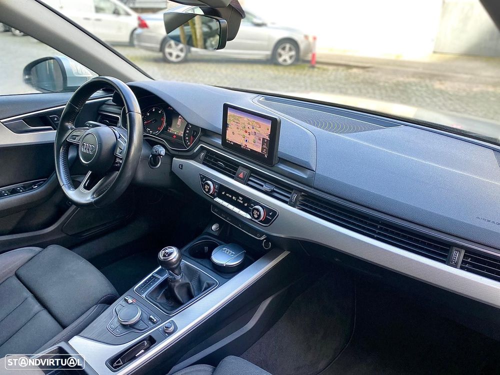 Audi A4 Avant 2.0 TDI Business Line Sport - 25